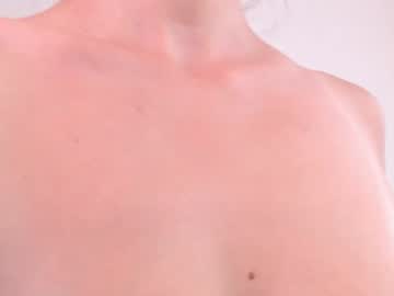 brunettgirl_