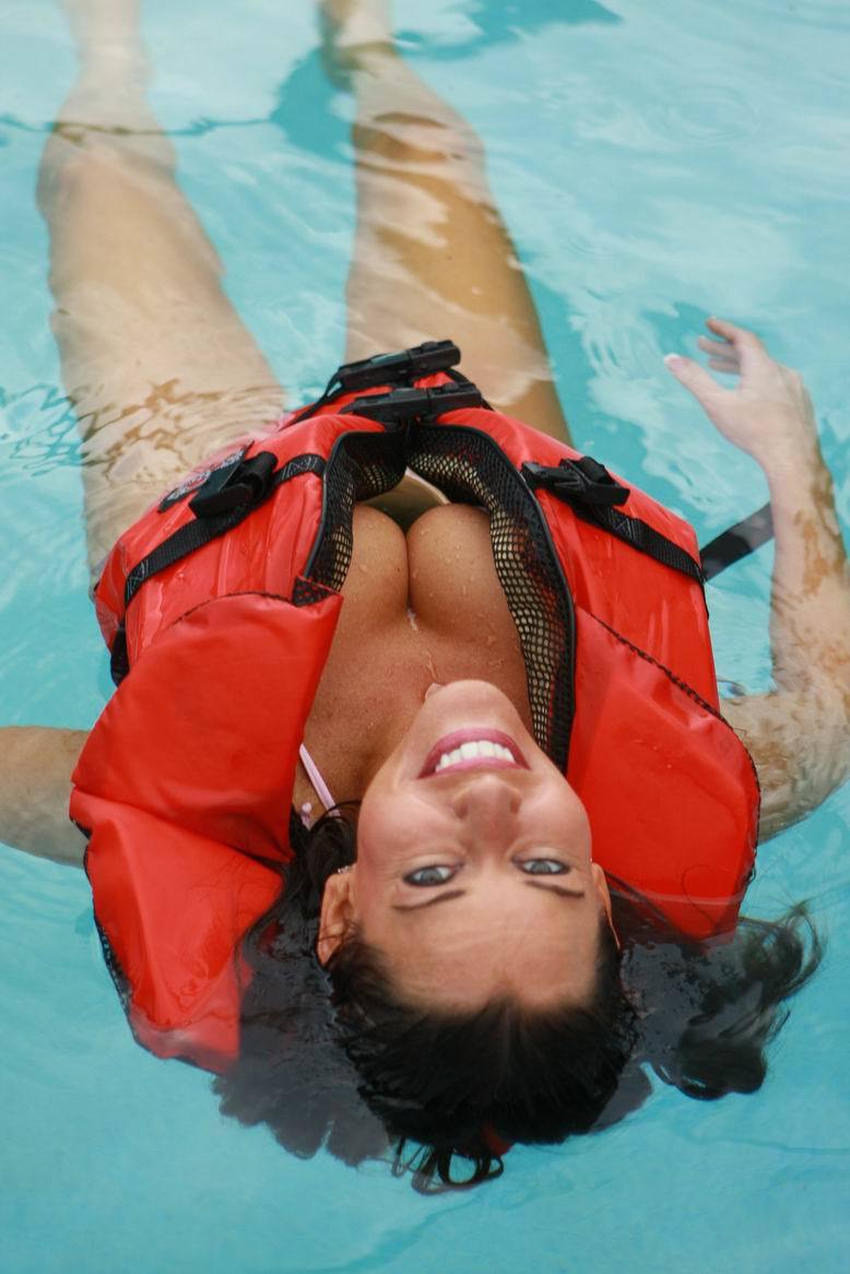 Alicia put life-jacket — 29