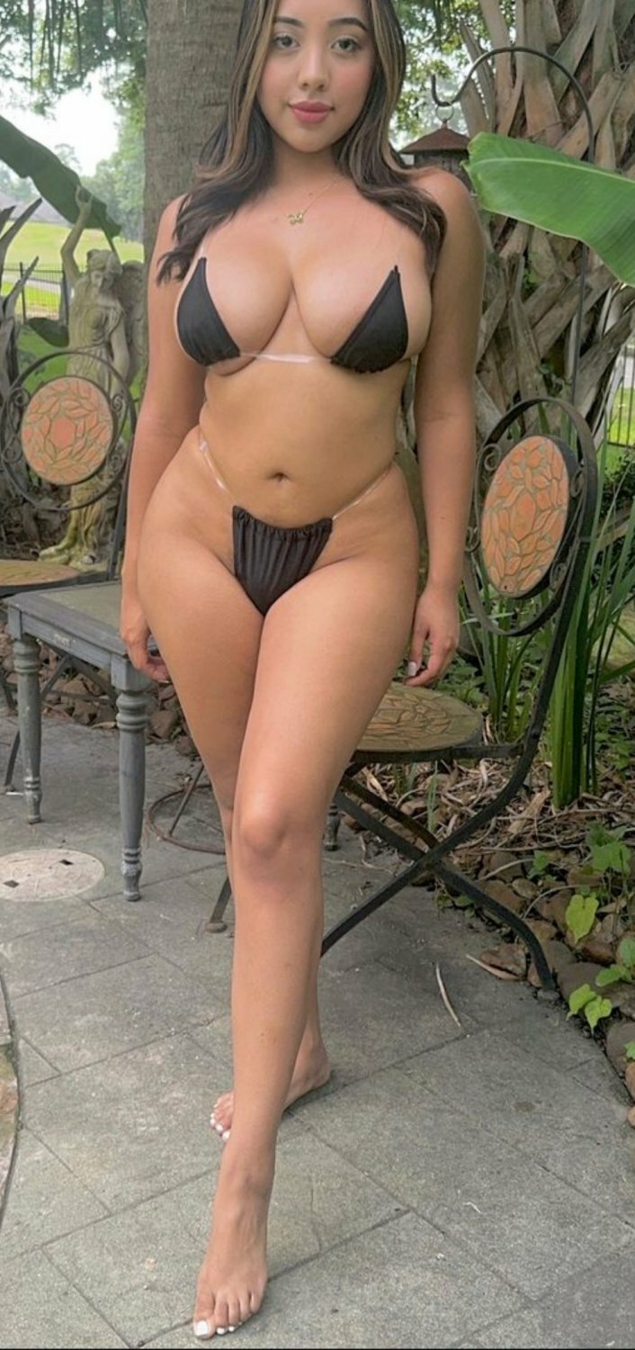 Curvy Latina non nude slut — 13