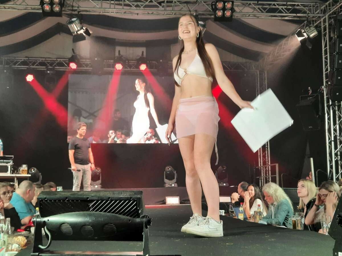 German Teen Slut Samira — 16