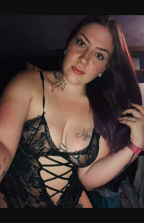 Thick chubby tattooed pawg shaking her fat ass — 14