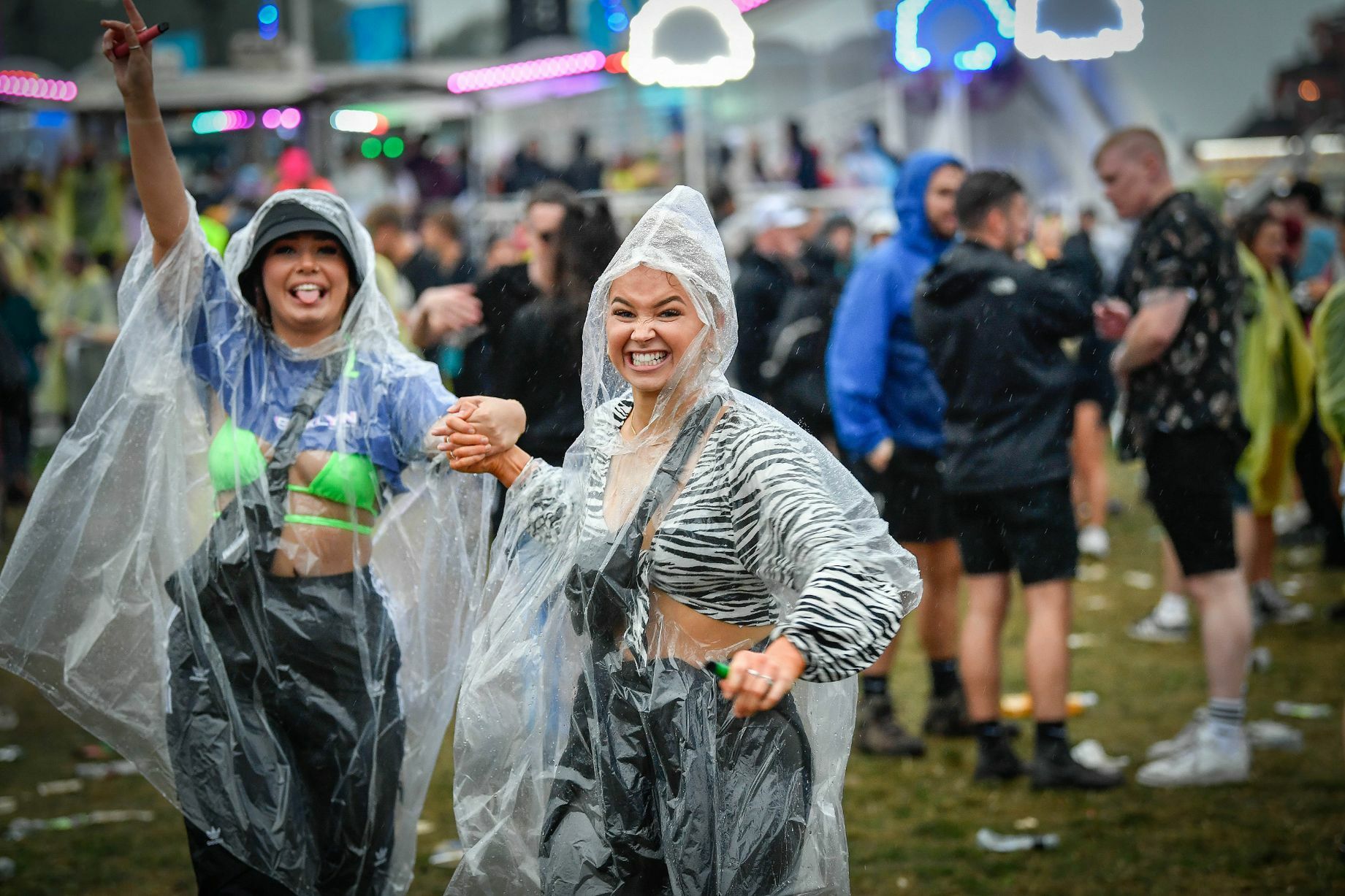Parklife slags make my tiny dick hard — 5